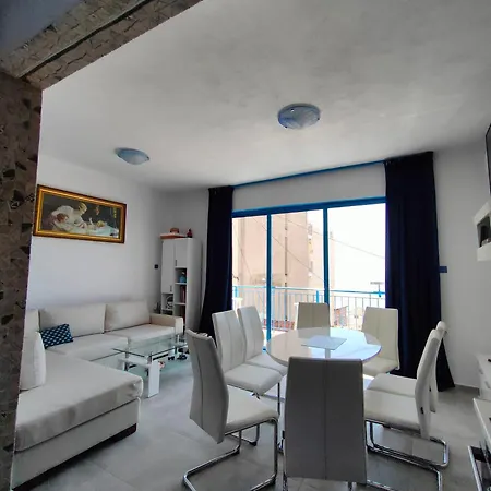 Island House 펜션 카발라