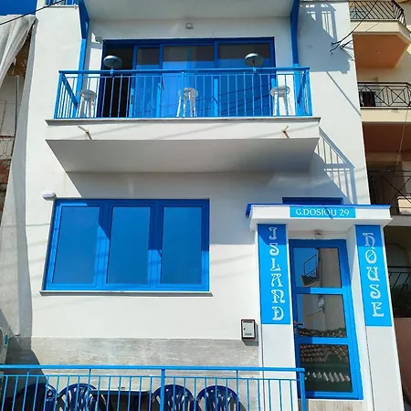 Island House Dom wakacyjny *